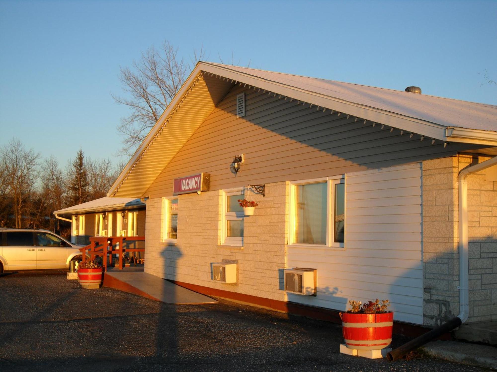 Westway Inn Motel Neepawa Eksteriør billede
