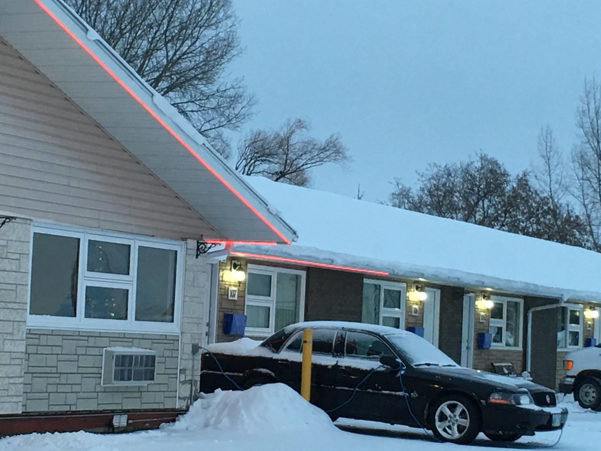Westway Inn Motel Neepawa Eksteriør billede