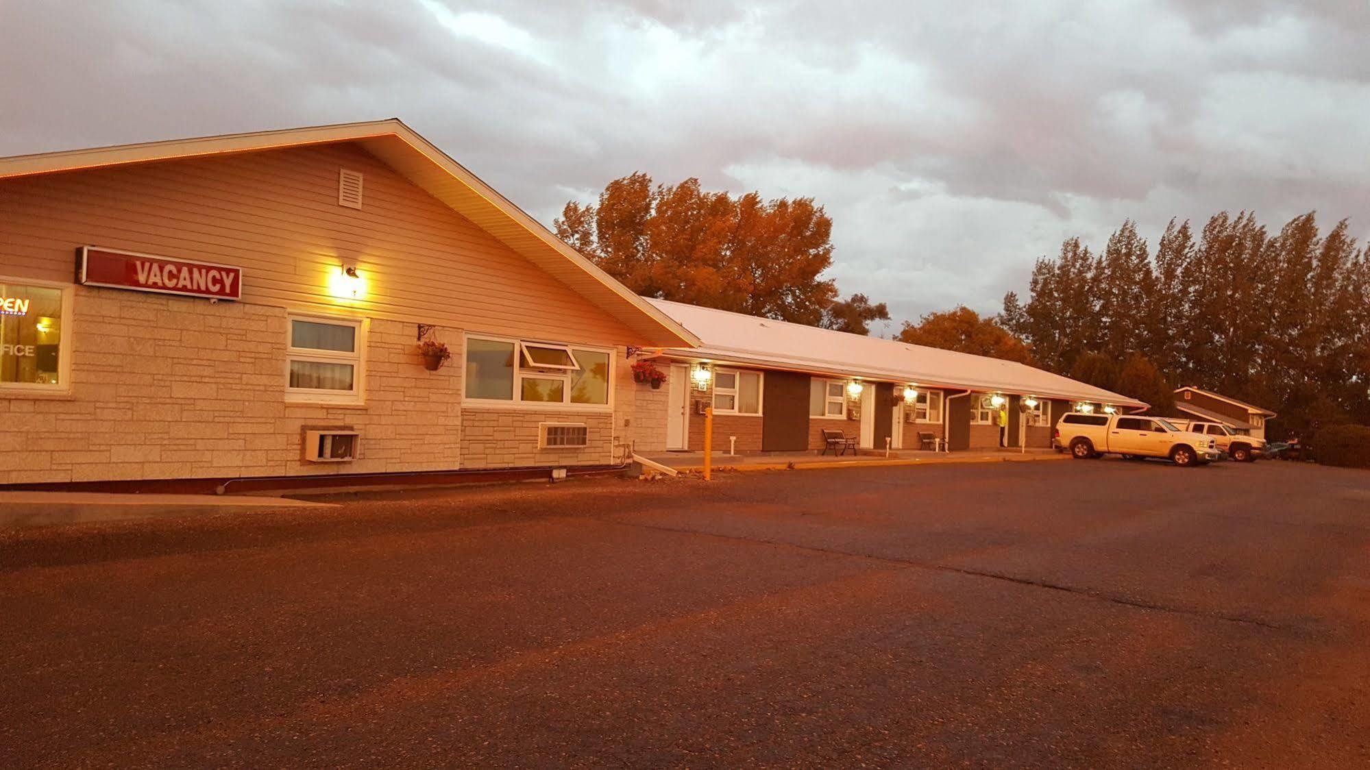 Westway Inn Motel Neepawa Eksteriør billede